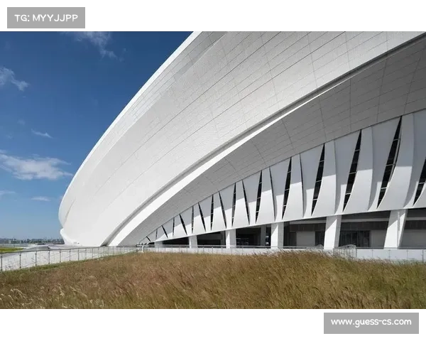 新体育馆采用可伸缩屋顶，多功能设计适应各类赛事